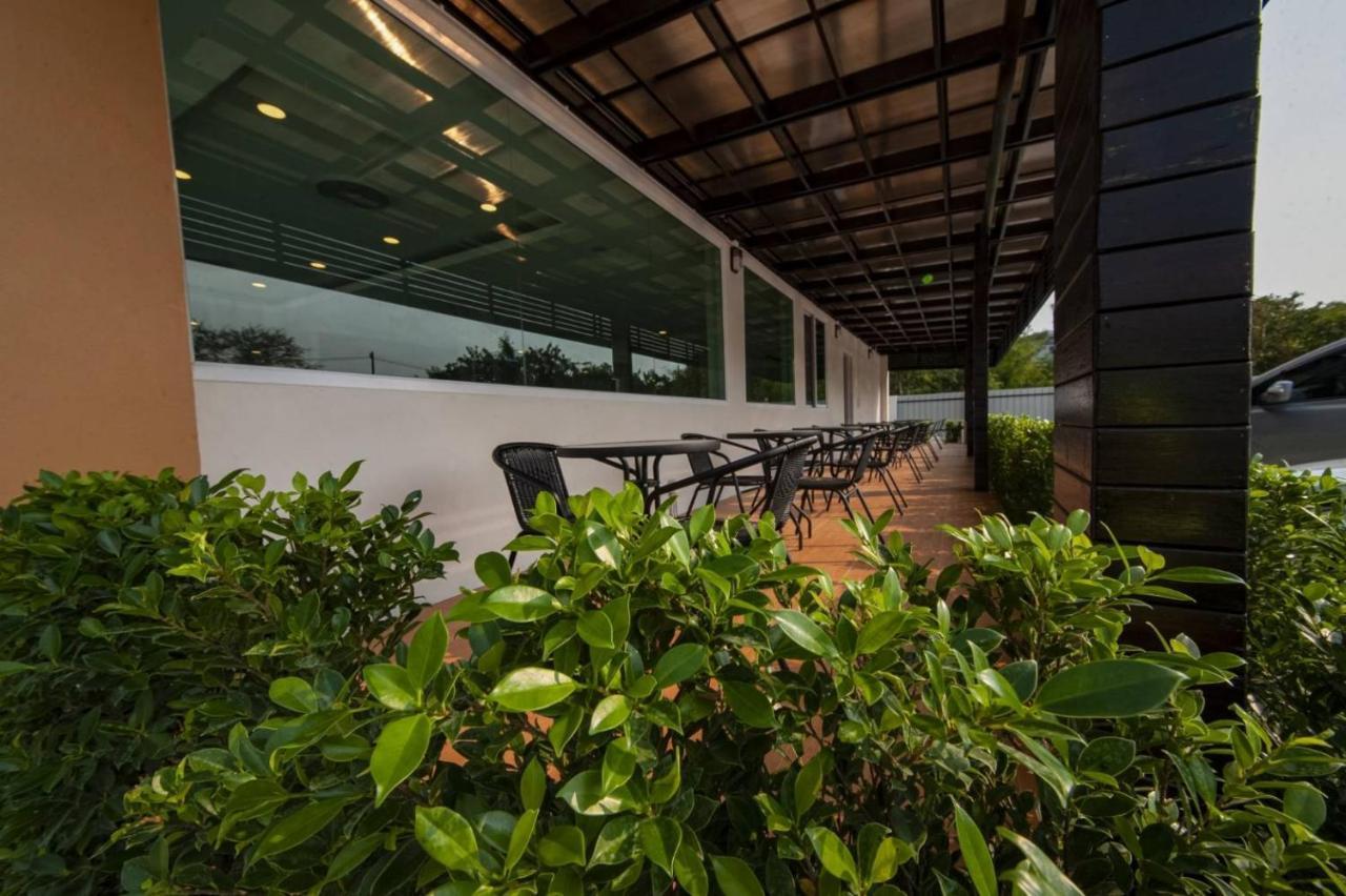 The Charlotte Smart Hotel Lop Buri Exteriör bild
