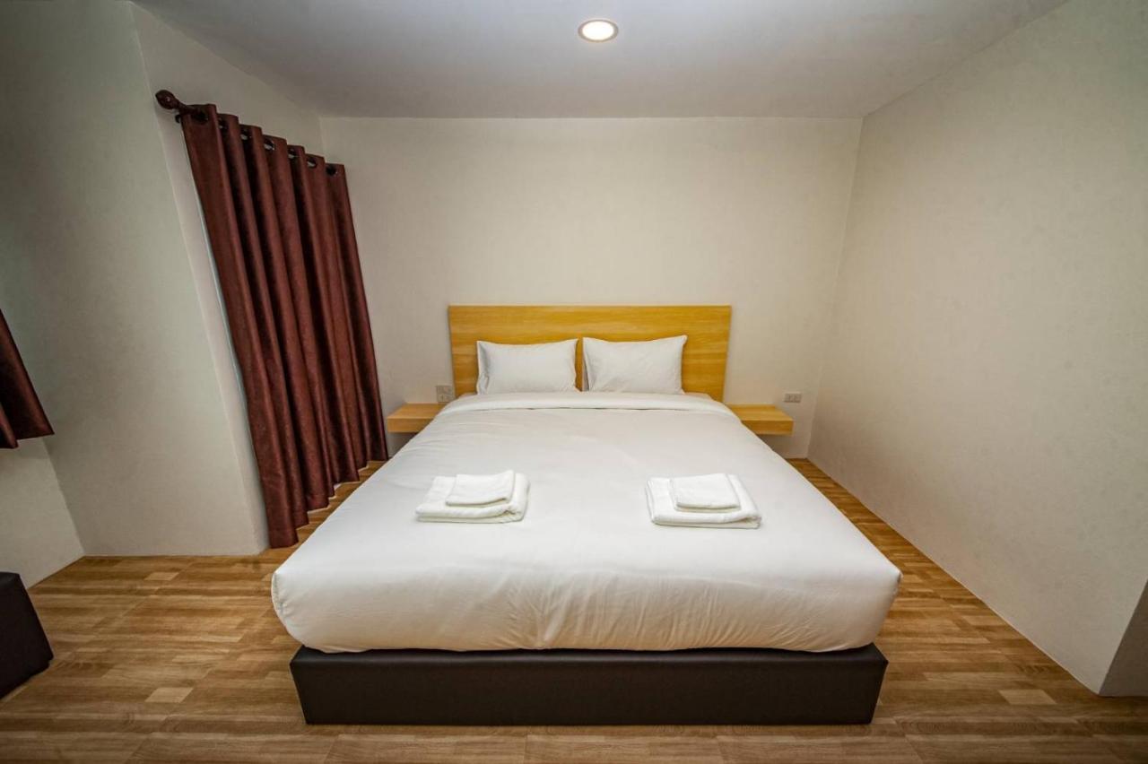 The Charlotte Smart Hotel Lop Buri Exteriör bild