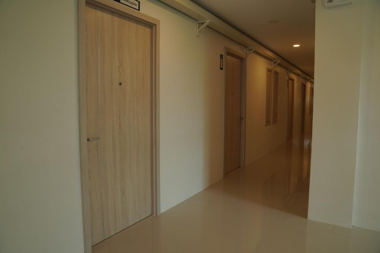 The Charlotte Smart Hotel Lop Buri Exteriör bild