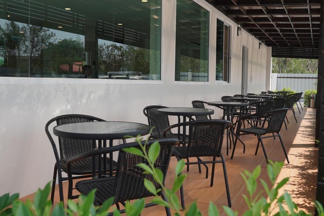 The Charlotte Smart Hotel Lop Buri Exteriör bild