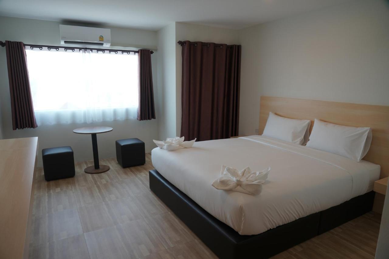 The Charlotte Smart Hotel Lop Buri Exteriör bild